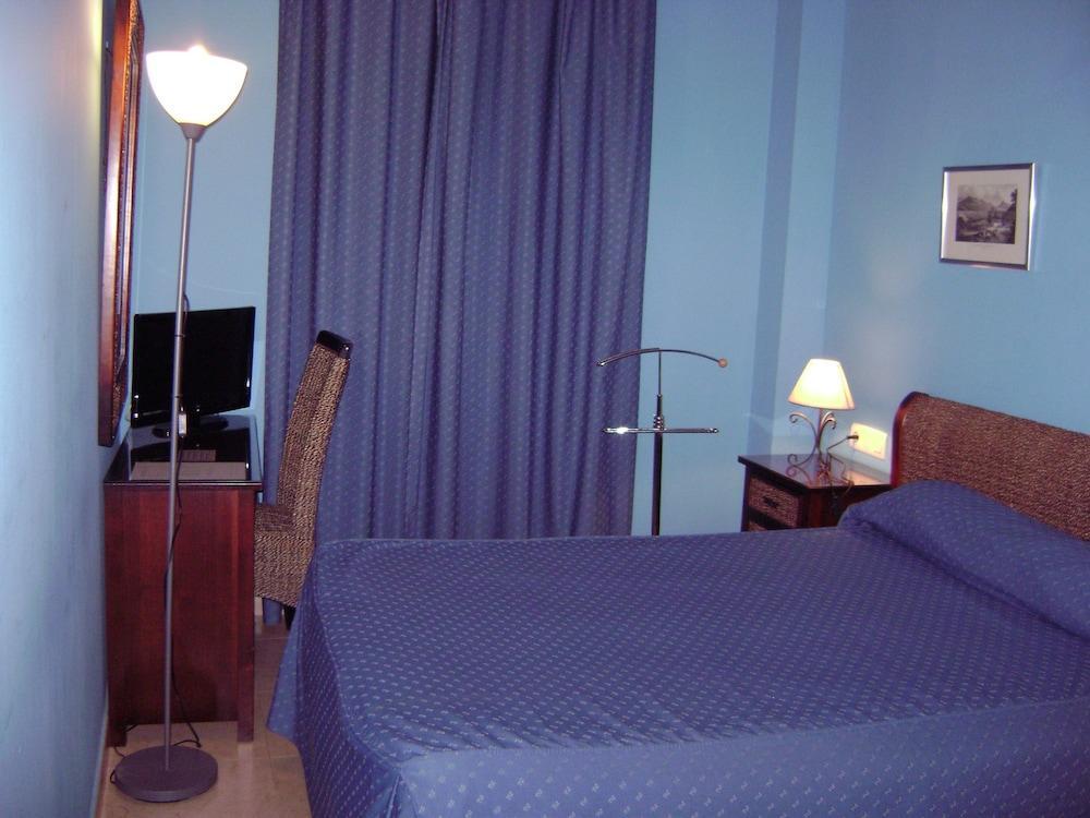 Hotel La Albarizuela 3*