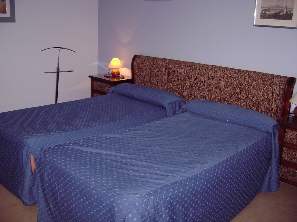 La Albarizuela 3*